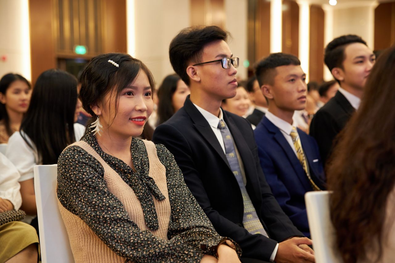 Một hội thánh tìm hiểu về phúc âm của Chúa Giê Su Ky Tô