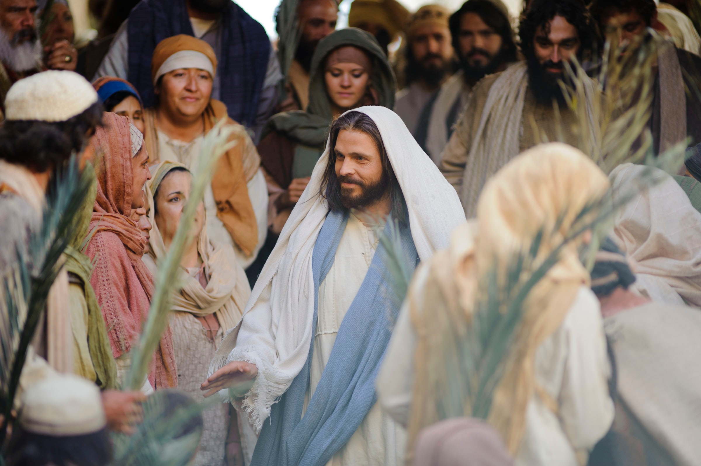Matthew 21:1–11, Jesus enters Jerusalem on a donkey