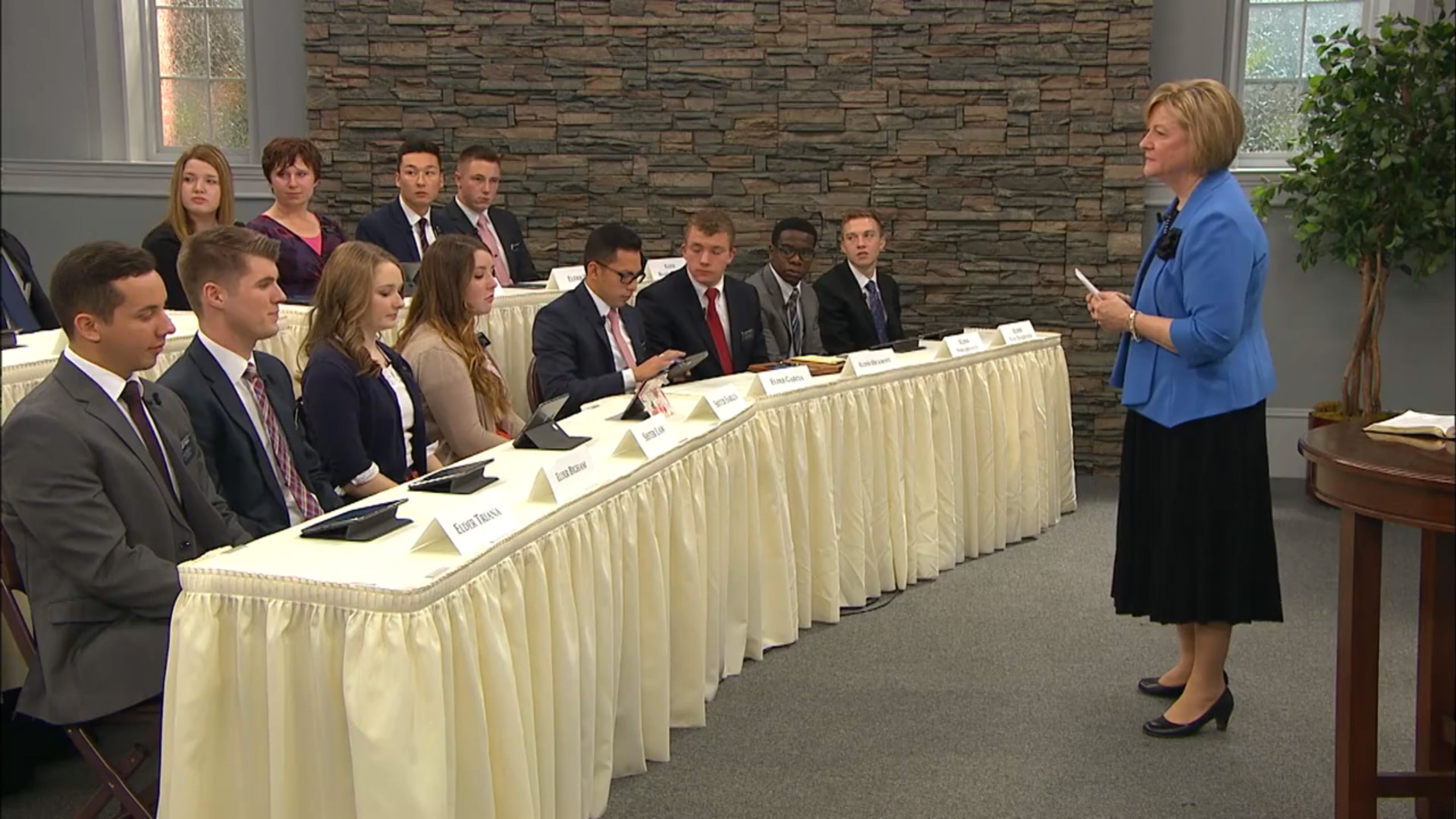 レッスンではなく，人を教える