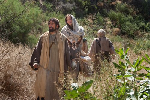 Luke 2:4–6, Mary and Joseph on their way to Bethlehem