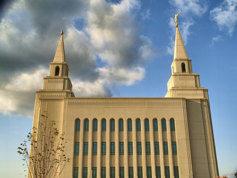 A Side View of the Kansas City Missouri Temple