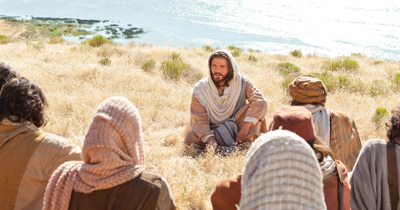 Jesus ensinando as bem-aventuranças na montanha