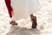 Jesucristo camina por la playa