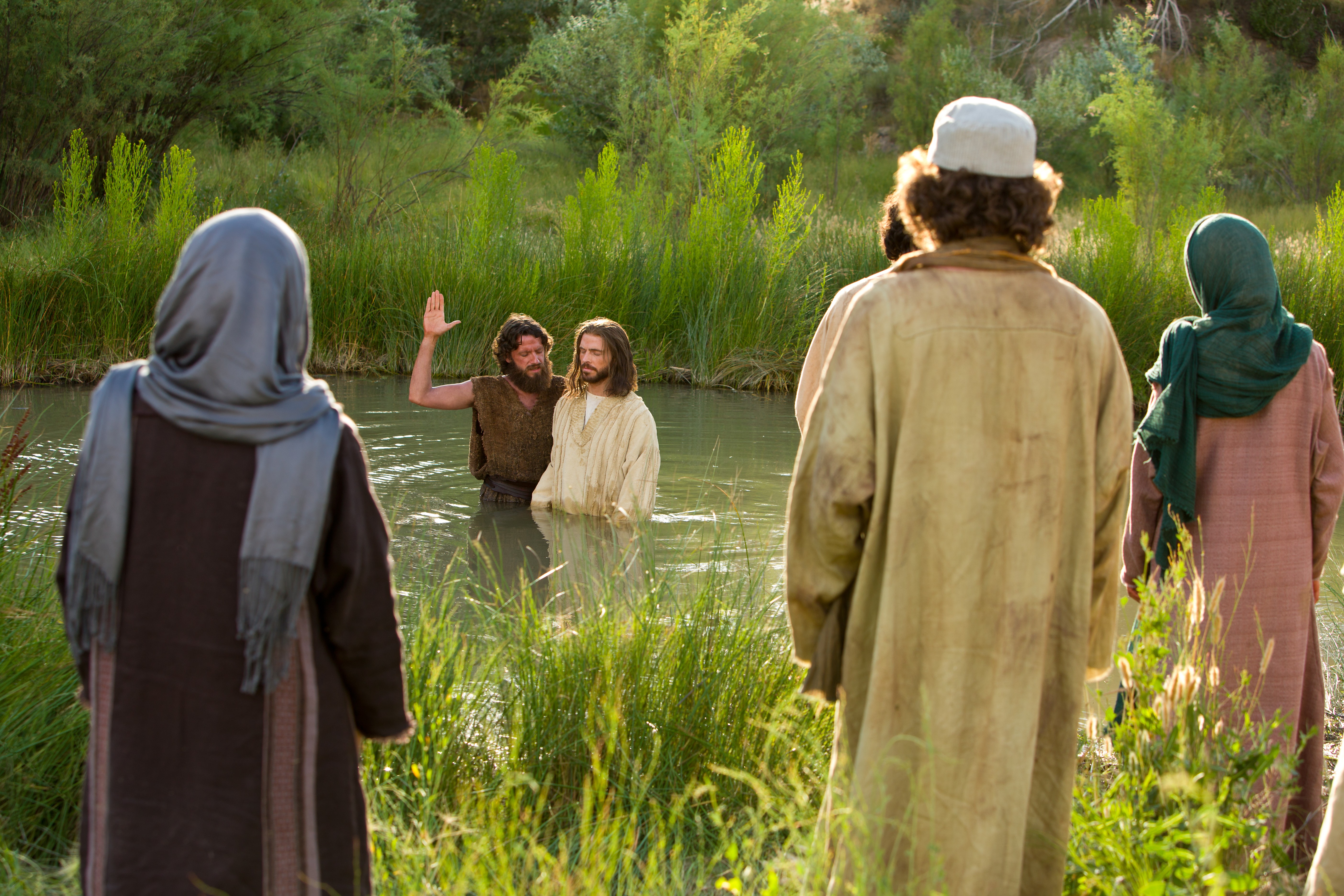 Matthew 3:13–17, John the Baptist baptizes Christ