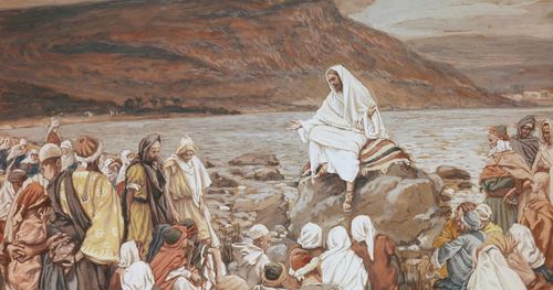耶稣基督坐在加利利海边的一块岩石上，有许多人聚在祂身边，人们在聆听基督讲道。（马可福音4：1）（路加福音5：1）