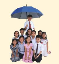 children under umbrella